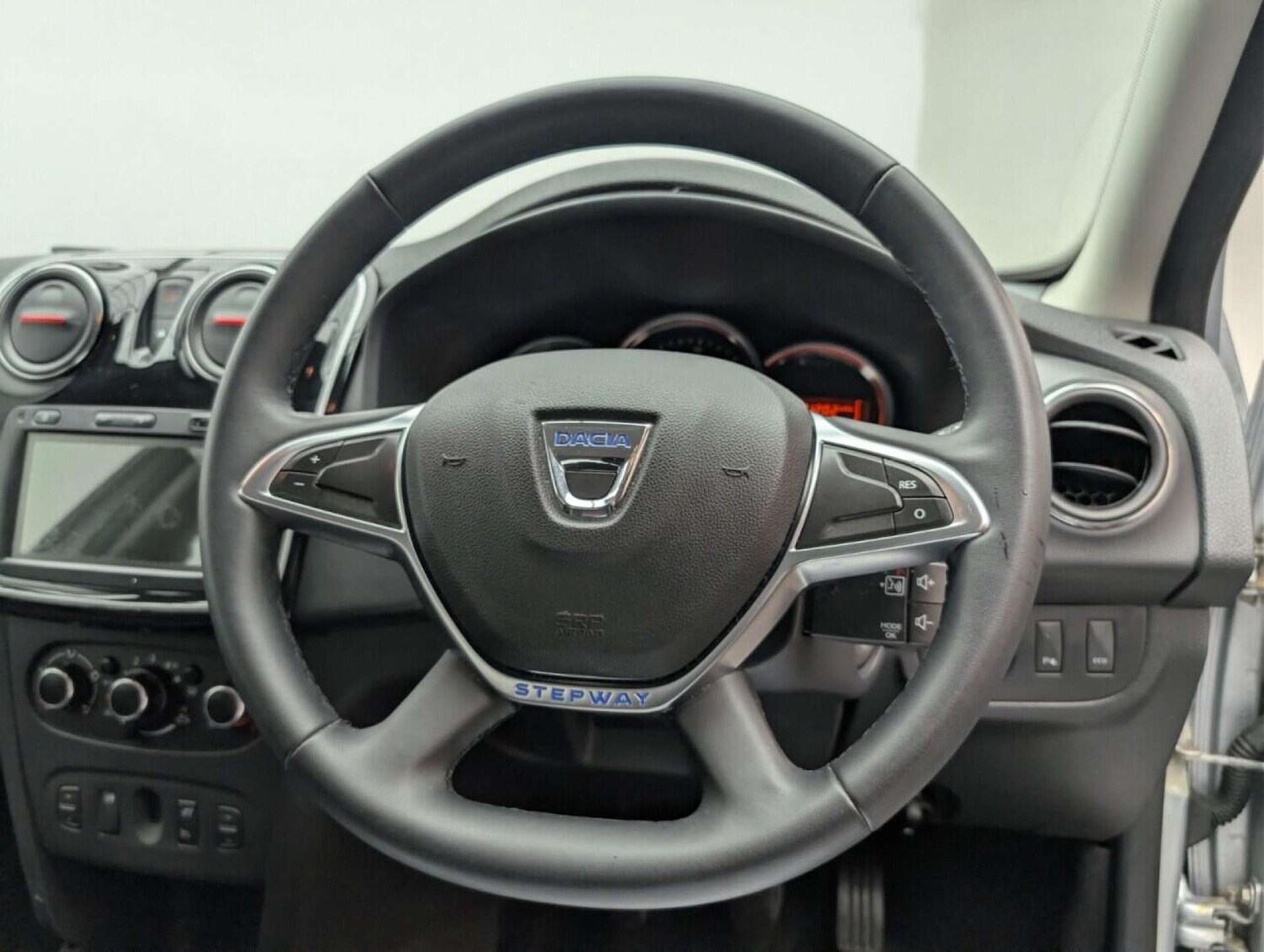 Used Dacia Sandero Stepway 2019 for sale - 77713837: Photo 21