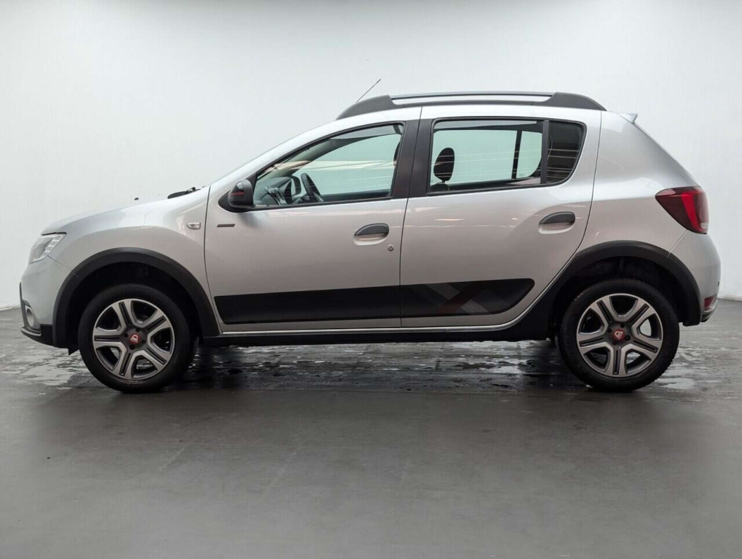 Used Dacia Sandero Stepway 2019 for sale - 77713837: Photo 5