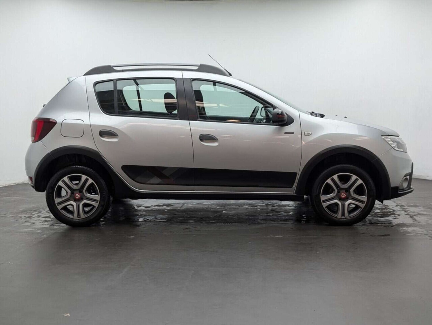 Used Dacia Sandero Stepway 2019 for sale - 77713837: Photo 9