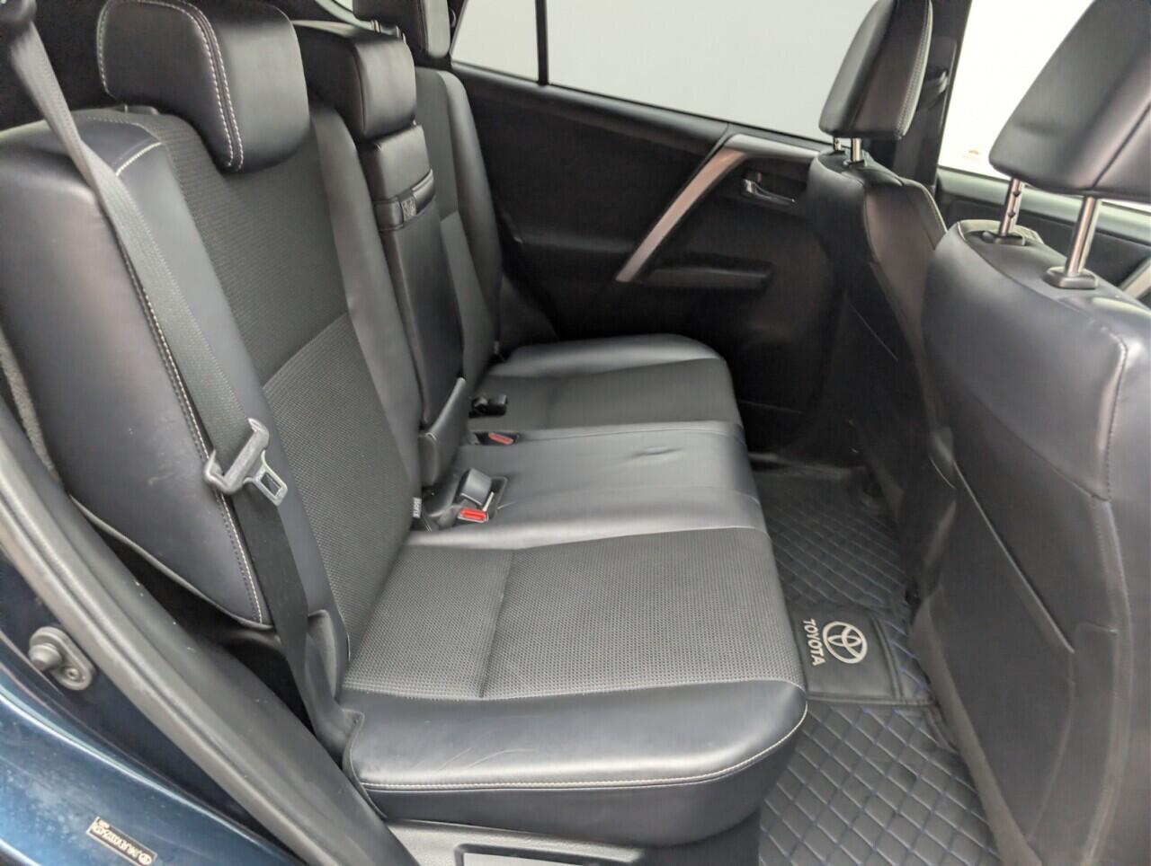 Used Toyota RAV4 2018 for sale - 76659287: Photo 25