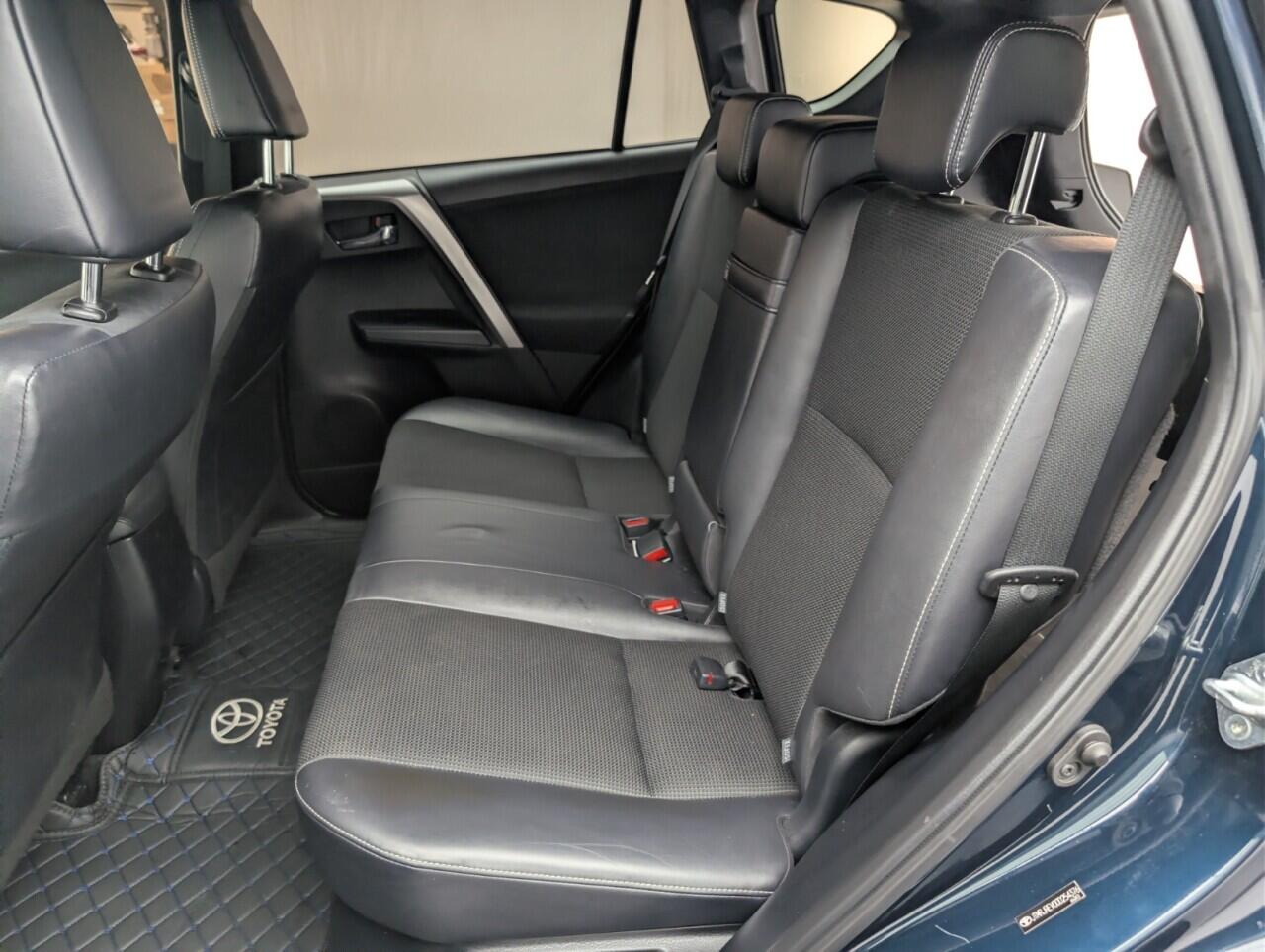 Used Toyota RAV4 2018 for sale - 76659287: Photo 27