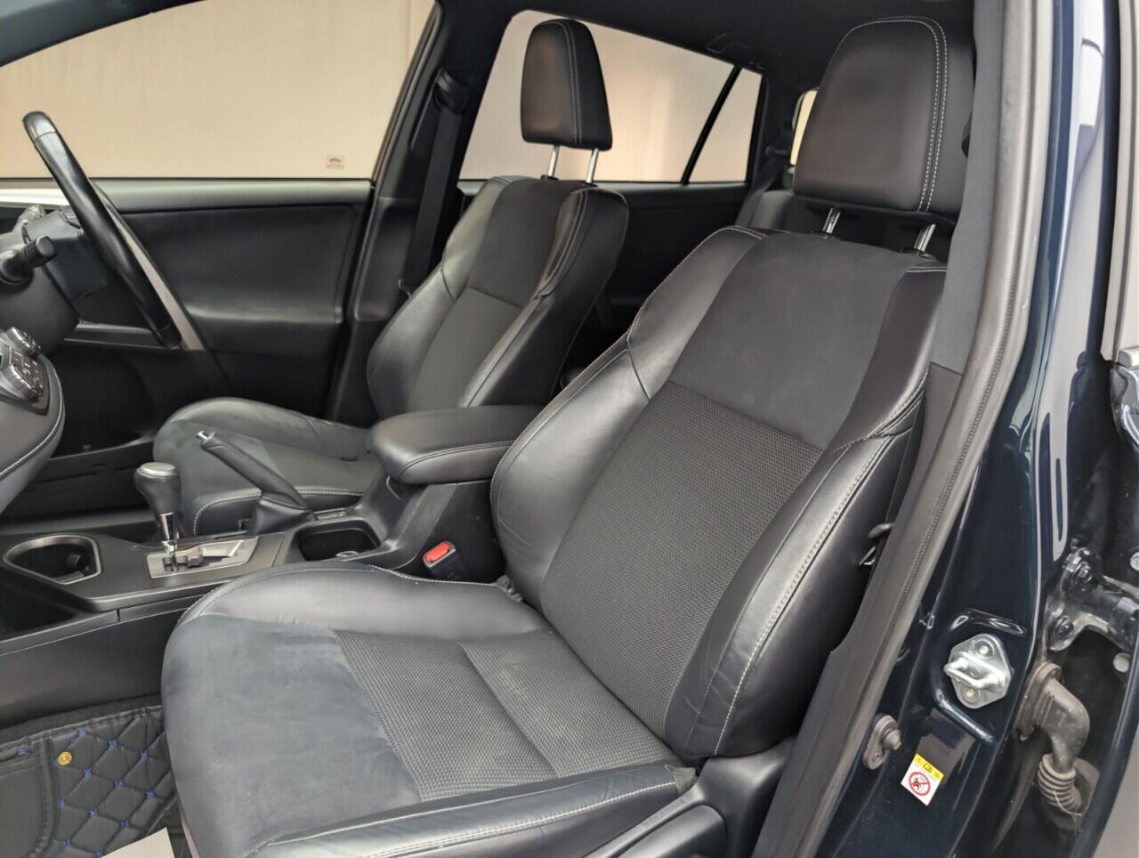 Used Toyota RAV4 2018 for sale - 76659287: Photo 28