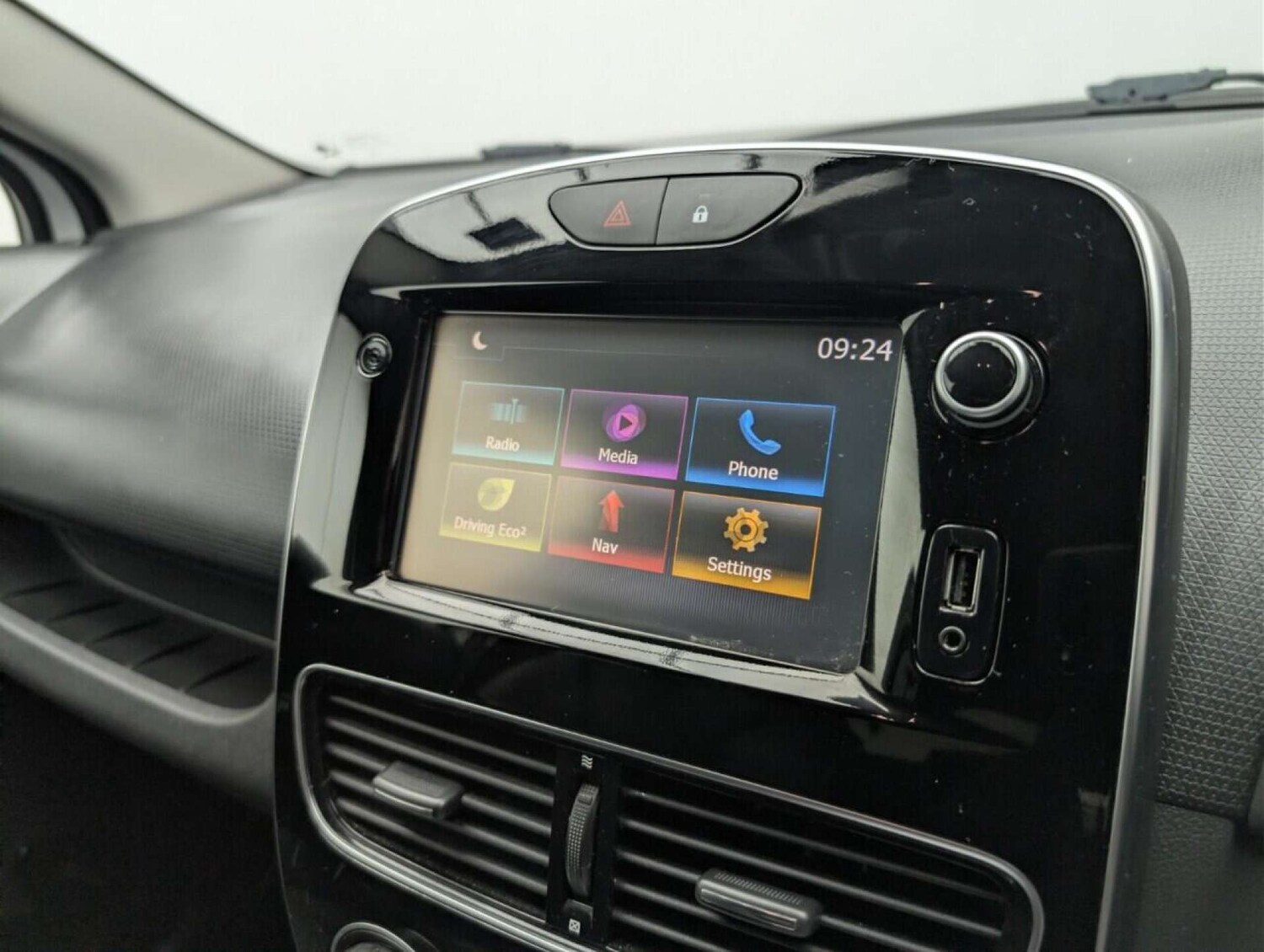 Used Renault Clio 2017 for sale - 77714224: Photo 13