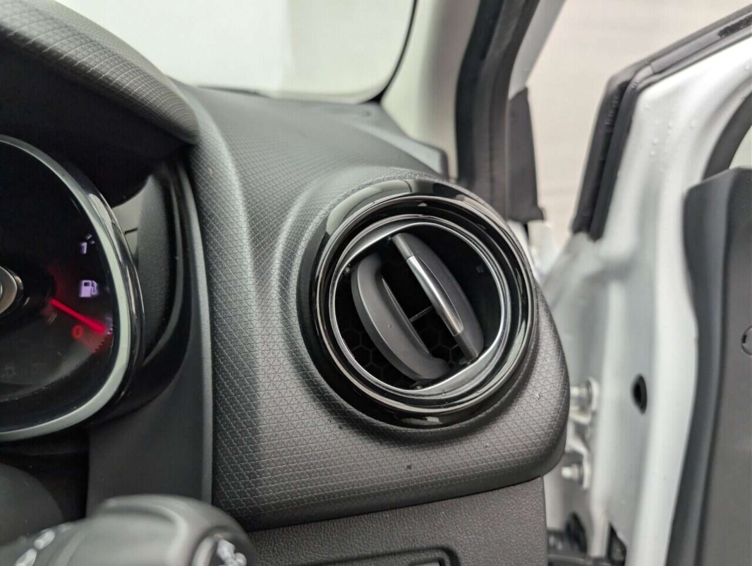 Used Renault Clio 2017 for sale - 77714224: Photo 18