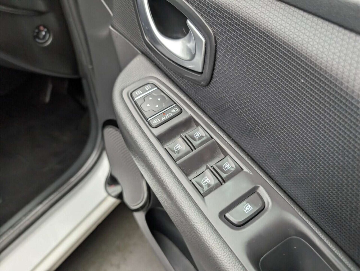 Used Renault Clio 2017 for sale - 77714224: Photo 19