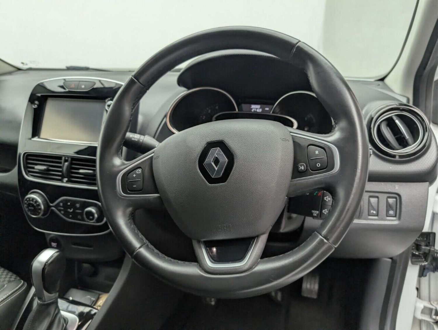 Used Renault Clio 2017 for sale - 77714224: Photo 20