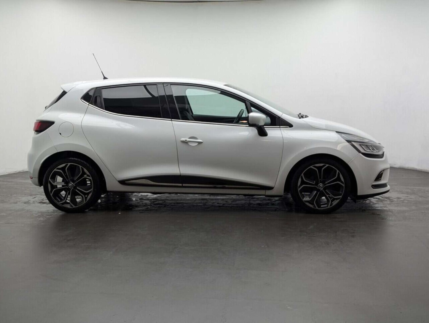 Used Renault Clio 2017 for sale - 77714224: Photo 9