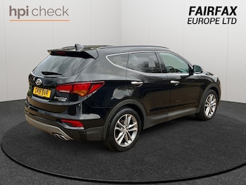 Used Hyundai Santa Fe 2018 for sale - 76477847: Photo