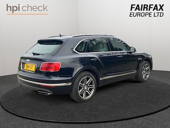 Used Bentley Bentayga 2017 for sale - 77880620: Photo