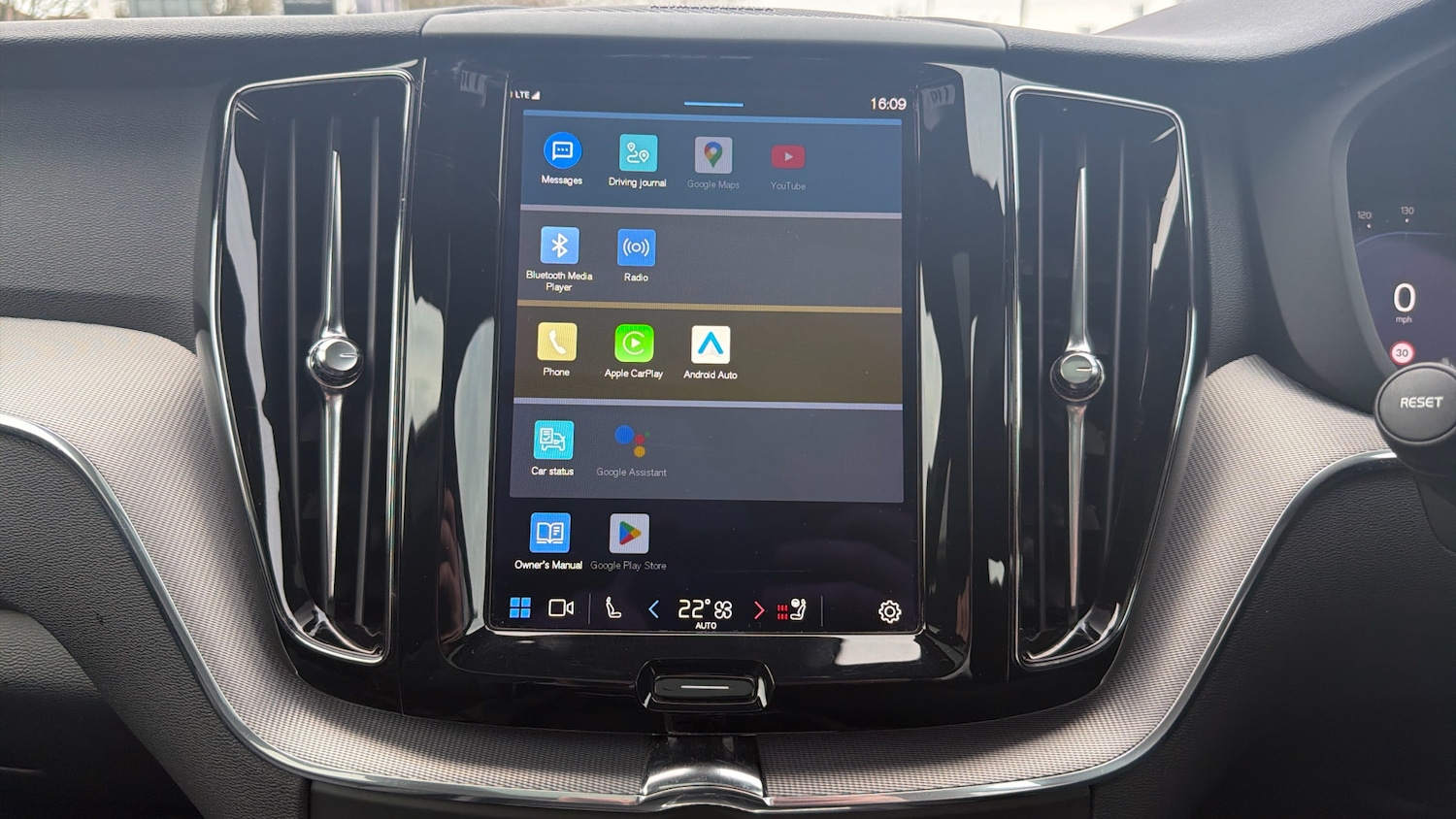 Used Volvo XC60 2022 for sale - 77672523: Photo 31