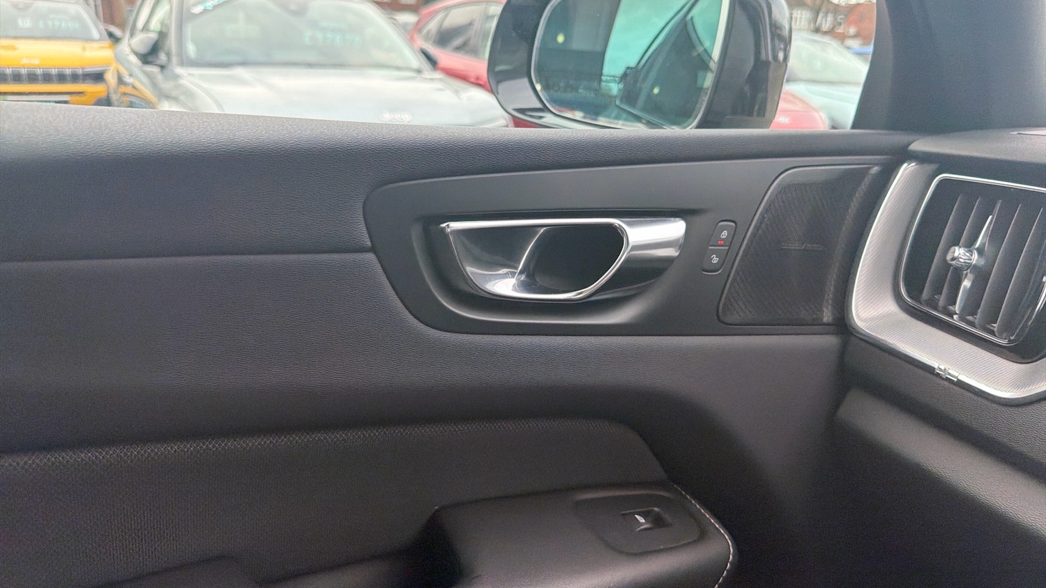 Used Volvo XC60 2022 for sale - 77672523: Photo 41