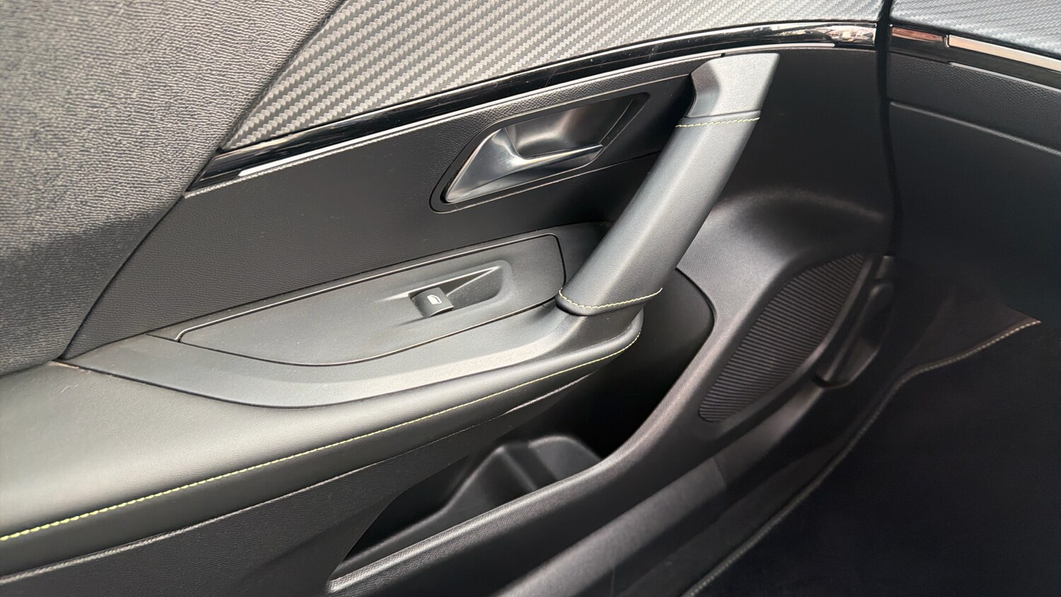 Used Peugeot 2008 2021 for sale - 77321264: Photo 41