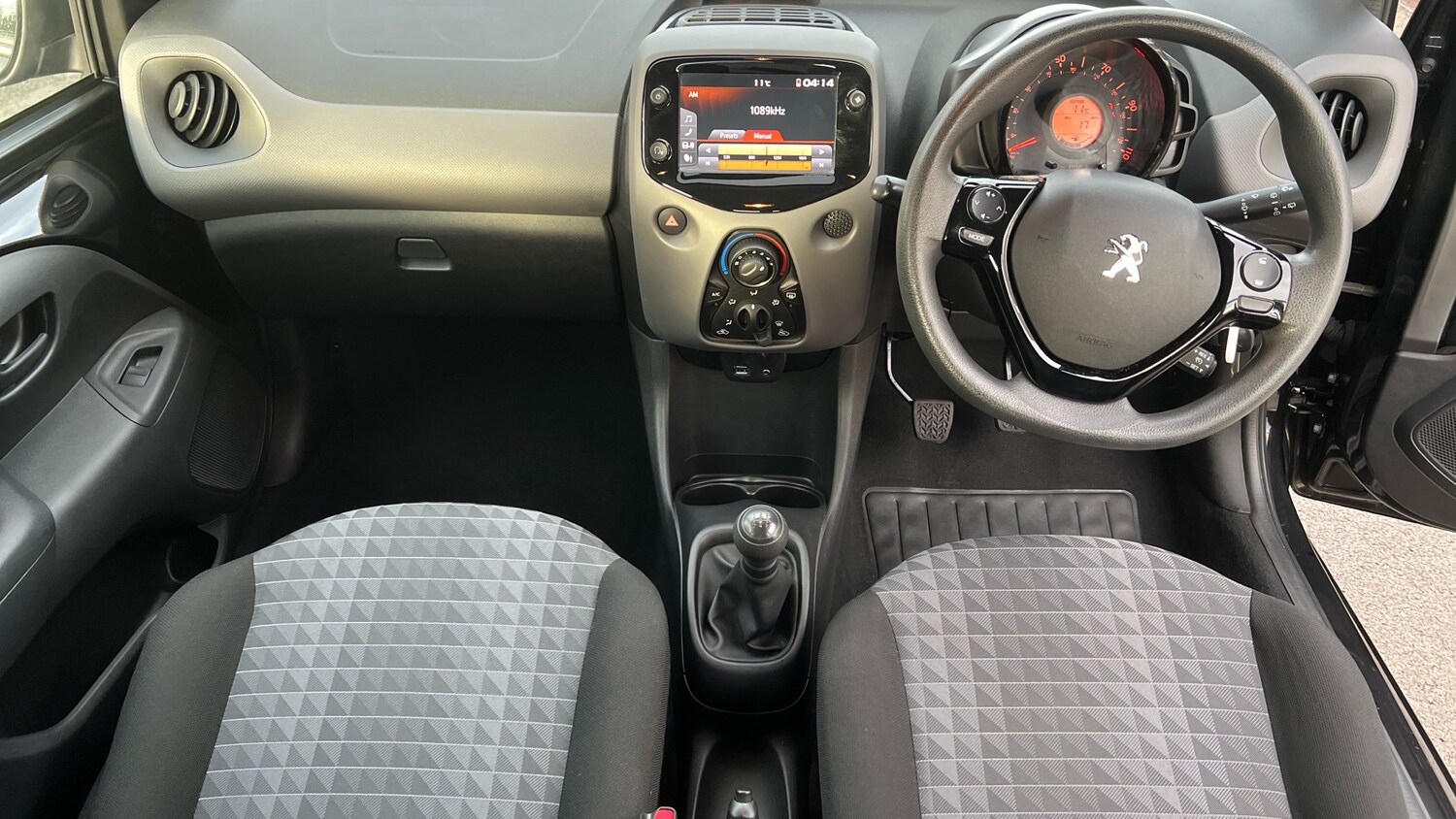 Used Peugeot 108 2022 for sale - 76315611: Photo 4