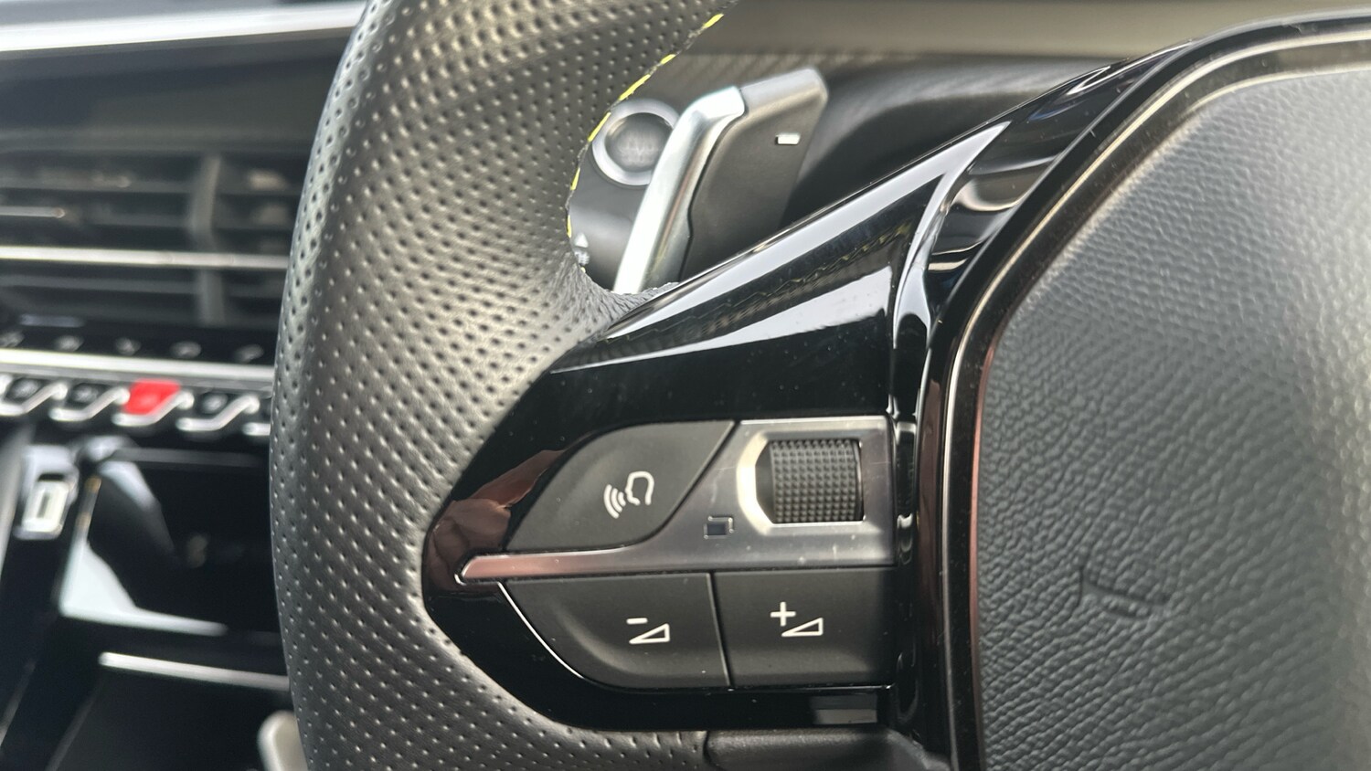 Used Peugeot 208 2023 for sale - 77321257: Photo 23