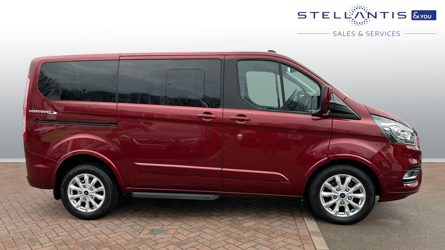 Used Ford Tourneo Custom 2022 for sale - 76887950: Photo 2