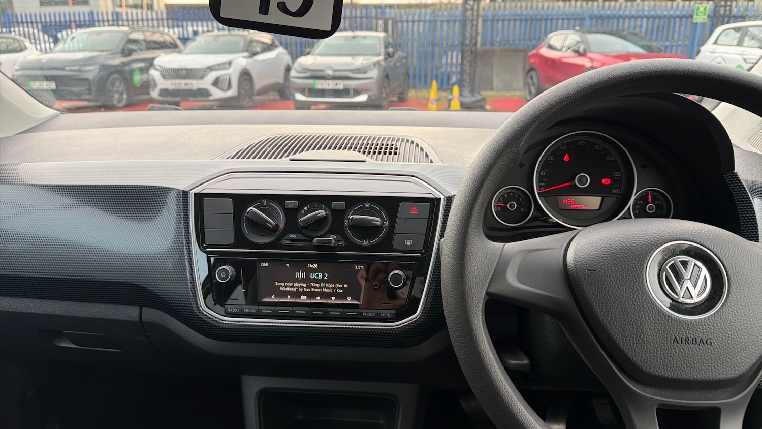 Used Volkswagen up! 2017 for sale - 76966126: Photo 11