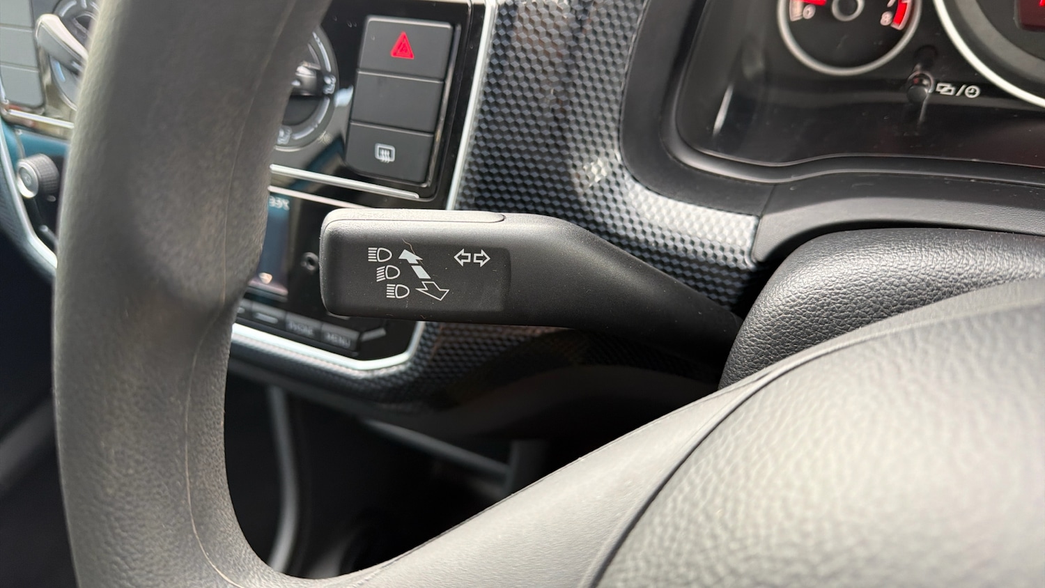 Used Volkswagen up! 2017 for sale - 76966126: Photo 28