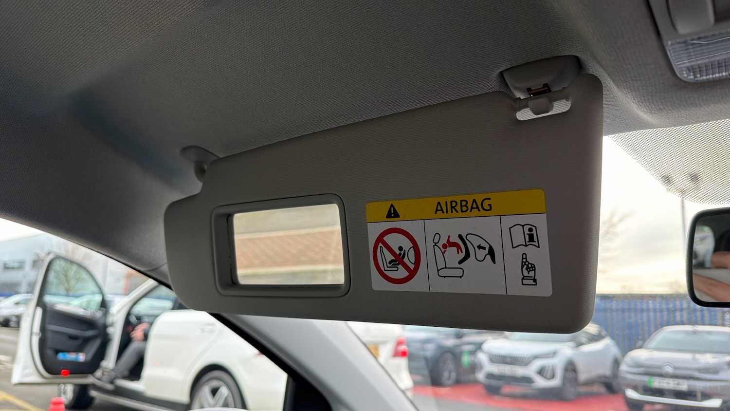 Used Volkswagen up! 2017 for sale - 76966126: Photo 36