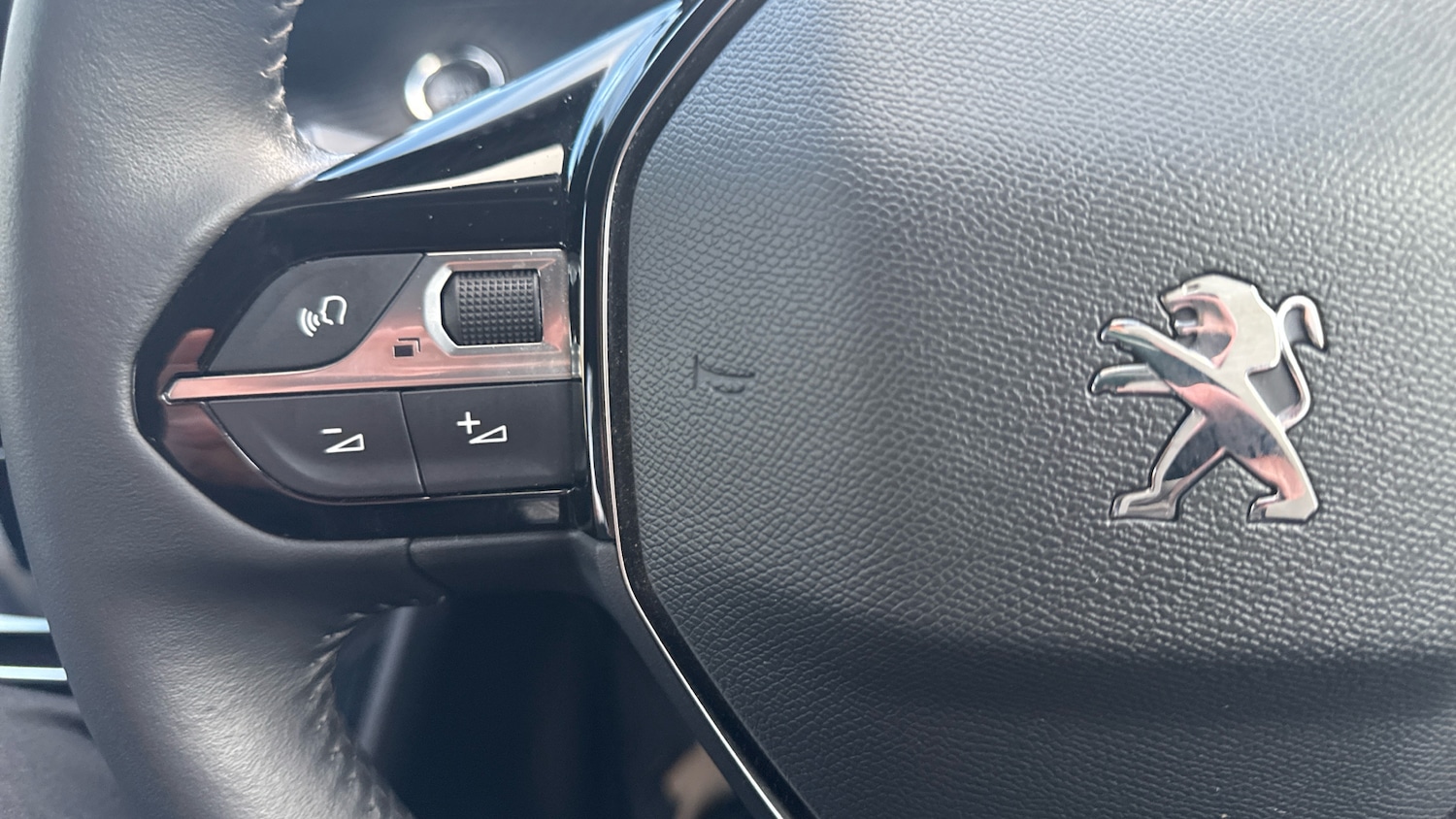 Used Peugeot 2008 2022 for sale - 76634731: Photo 23