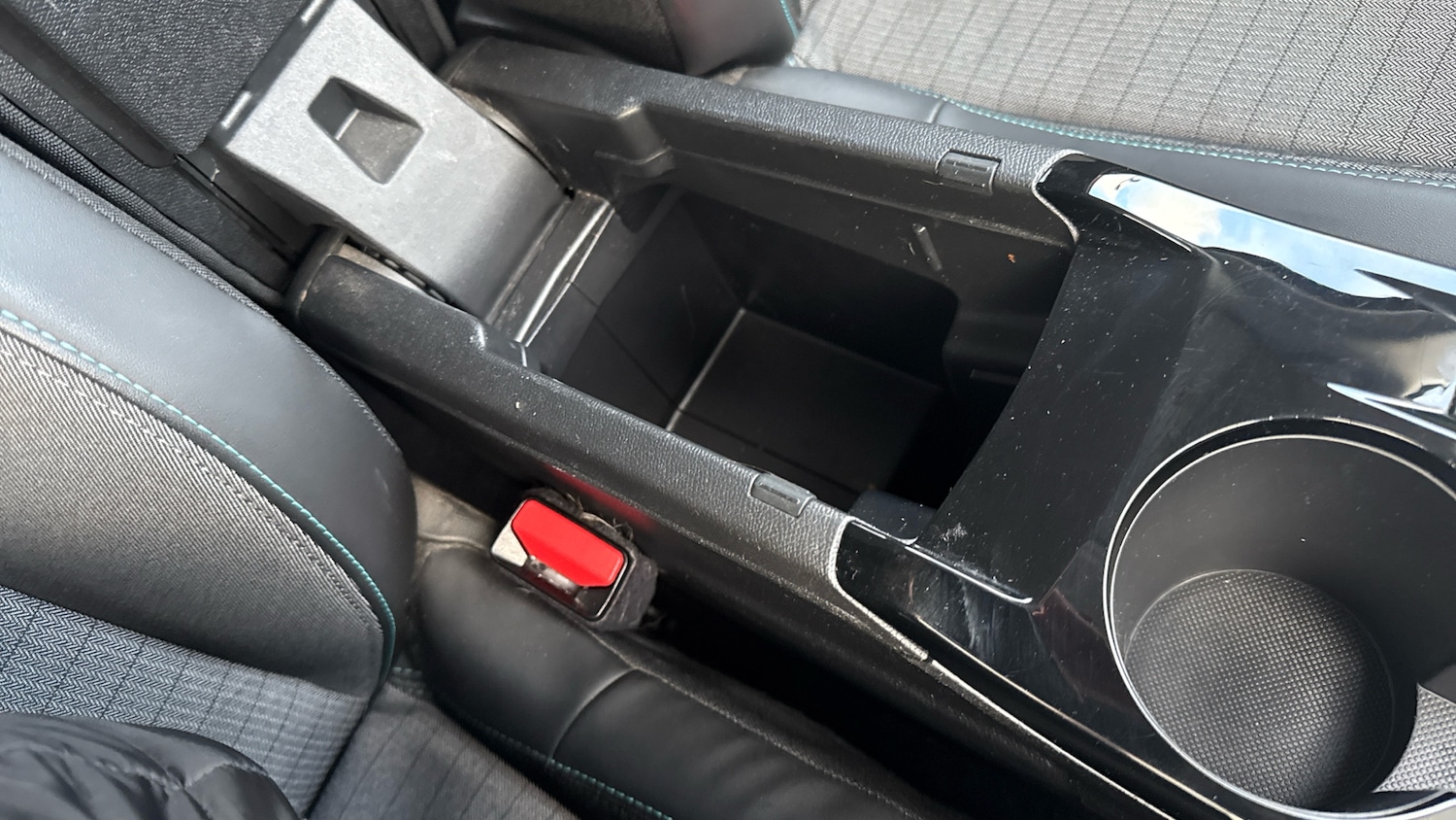 Used Peugeot 2008 2022 for sale - 76634731: Photo 37