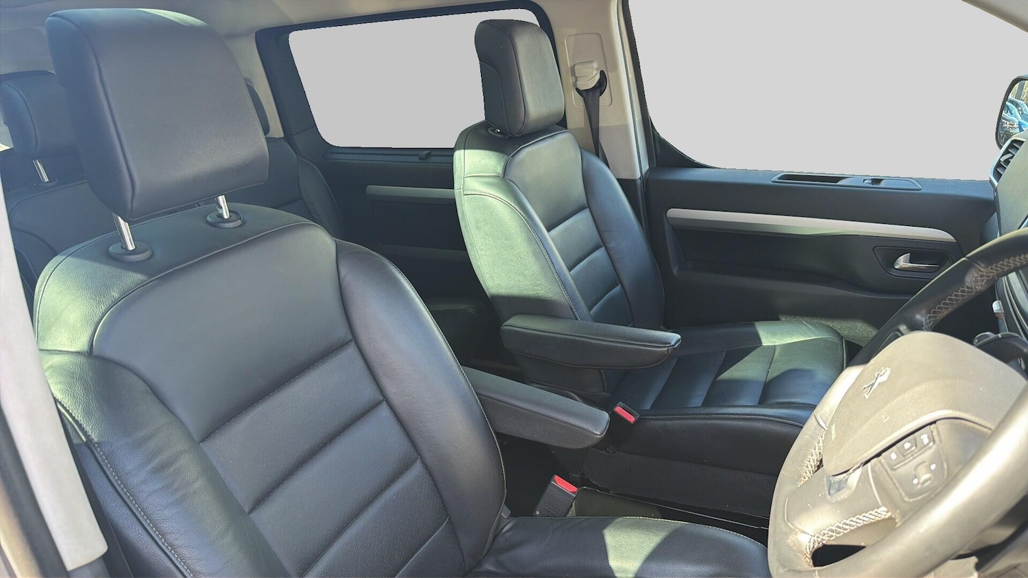 Used Peugeot Traveller 2021 for sale - 78035725: Photo 15