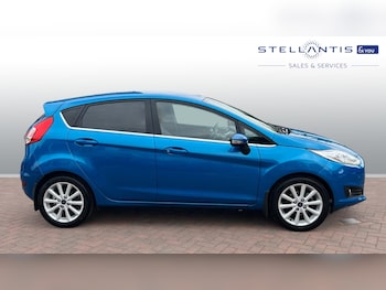Used Ford Fiesta 2015 for sale - 75678900: Photo