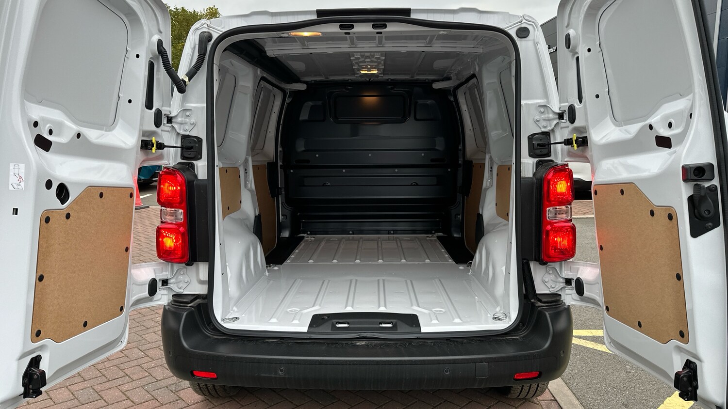 Used Citroen Dispatch 2024 for sale - 76338263: Photo 19