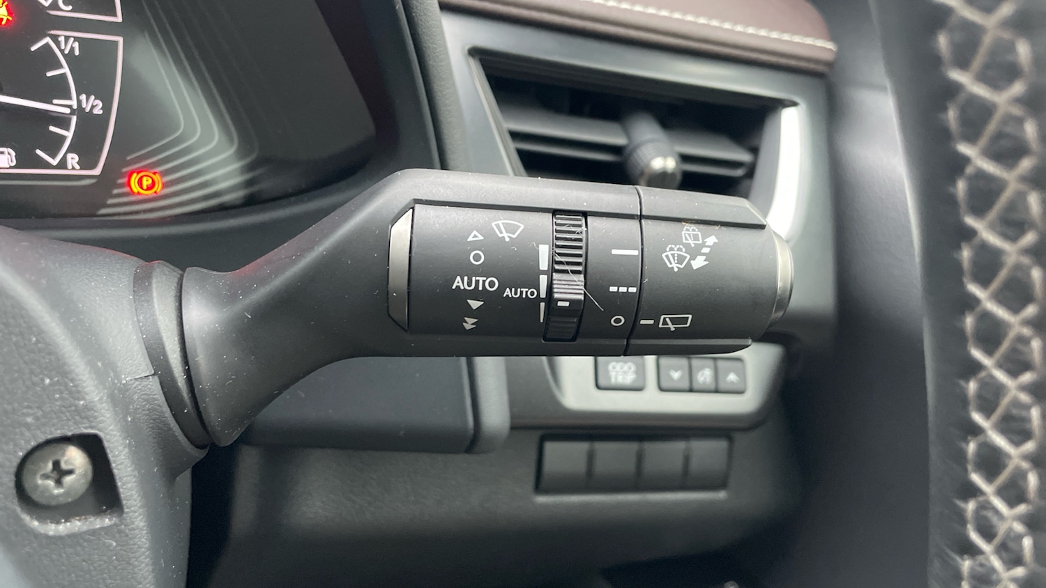 Used Lexus UX 2020 for sale - 76338269: Photo 28