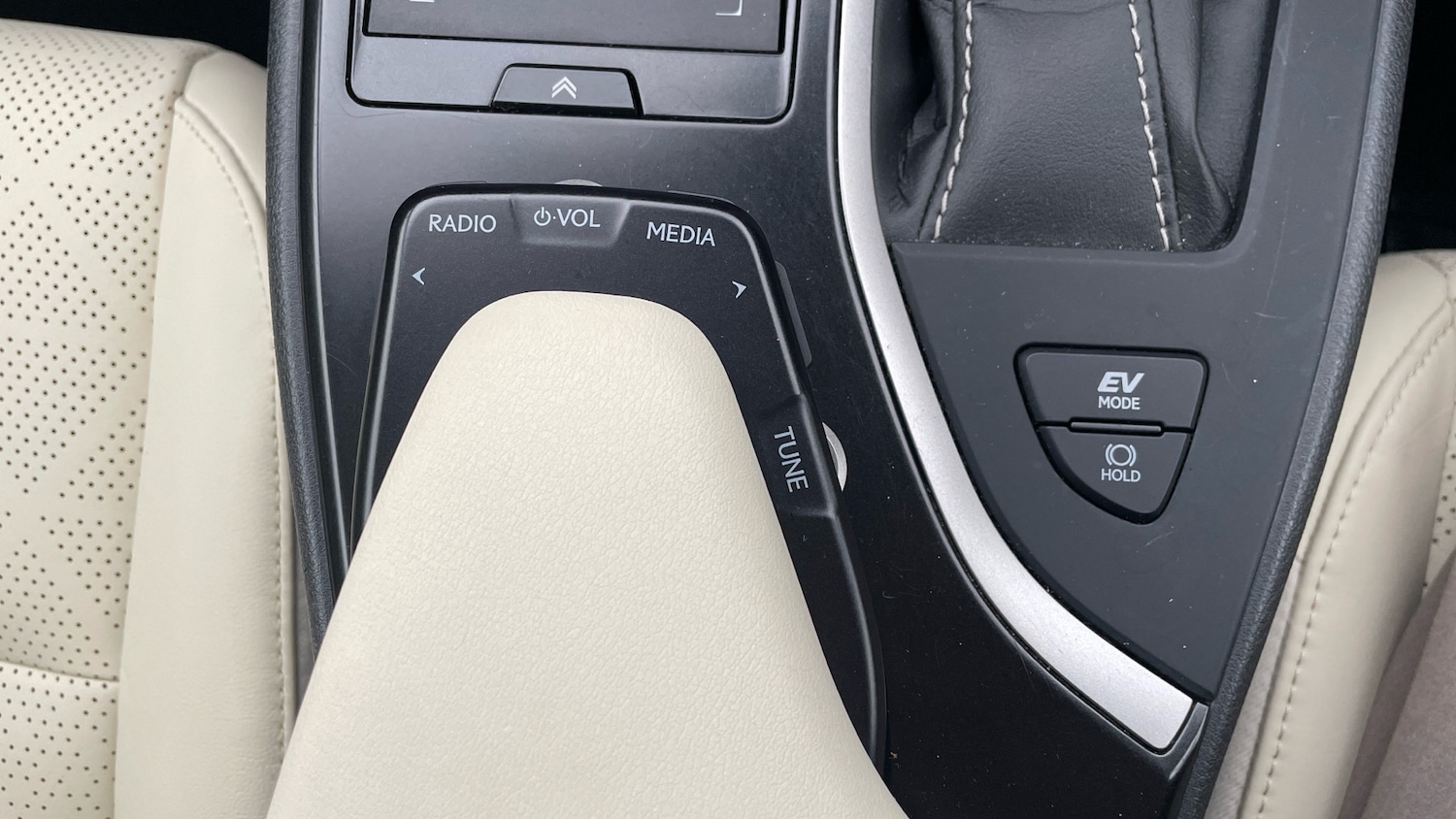 Used Lexus UX 2020 for sale - 76338269: Photo 54