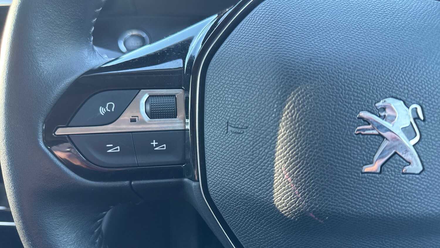 Used Peugeot 2008 2020 for sale - 77092065: Photo 24