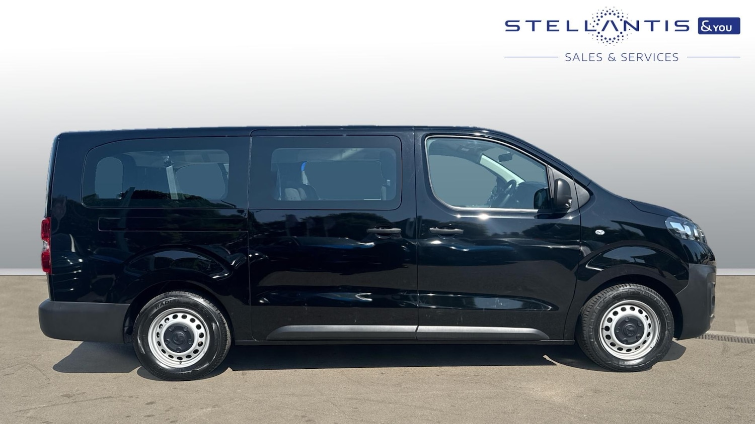 Used Vauxhall Vivaro Life 2023 for sale - 76772593: Photo 2