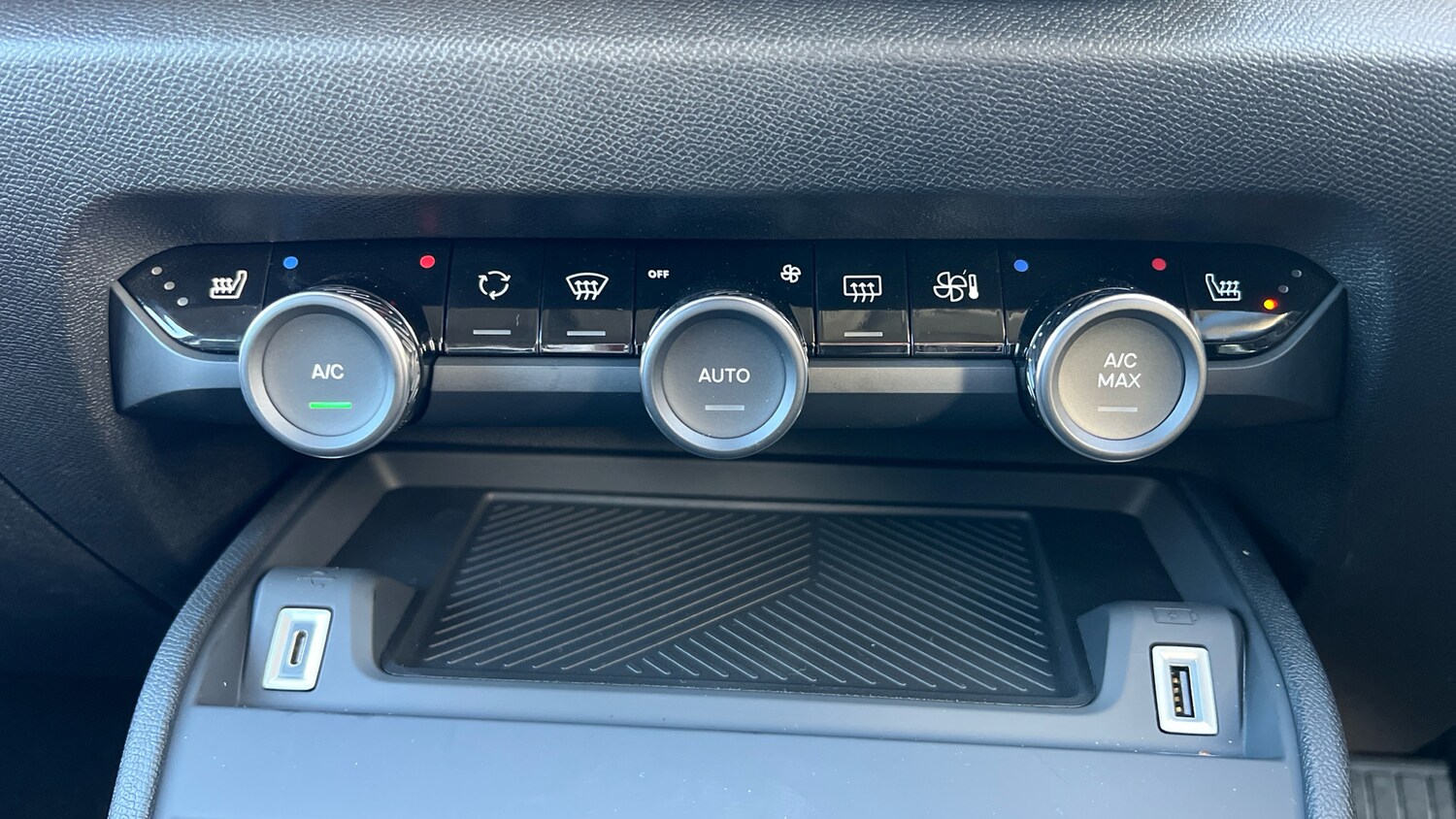 Used Citroen C4 2023 for sale - 76744050: Photo 43