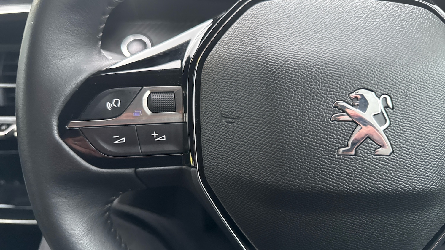 Used Peugeot 2008 2021 for sale - 77638043: Photo 23