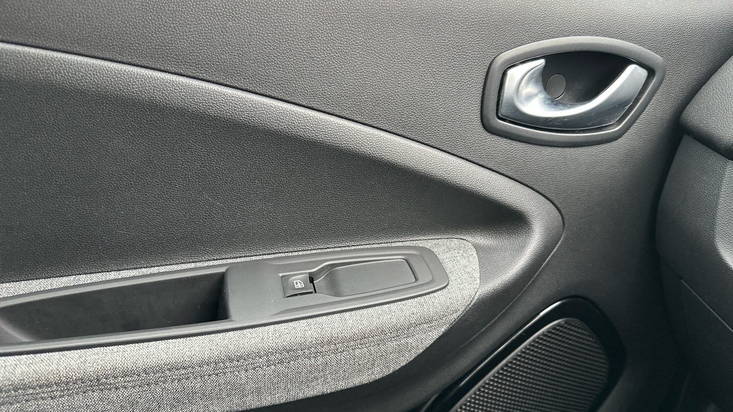 Used Renault Zoe 2020 for sale - 76744080: Photo 42