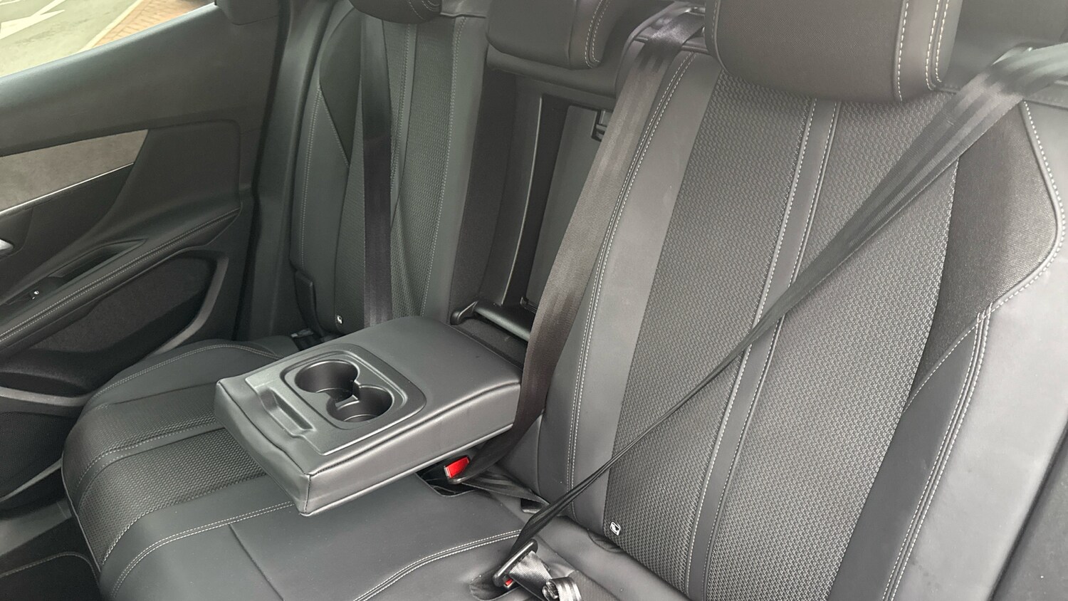 Used Peugeot 3008 2024 for sale - 76168030: Photo 41