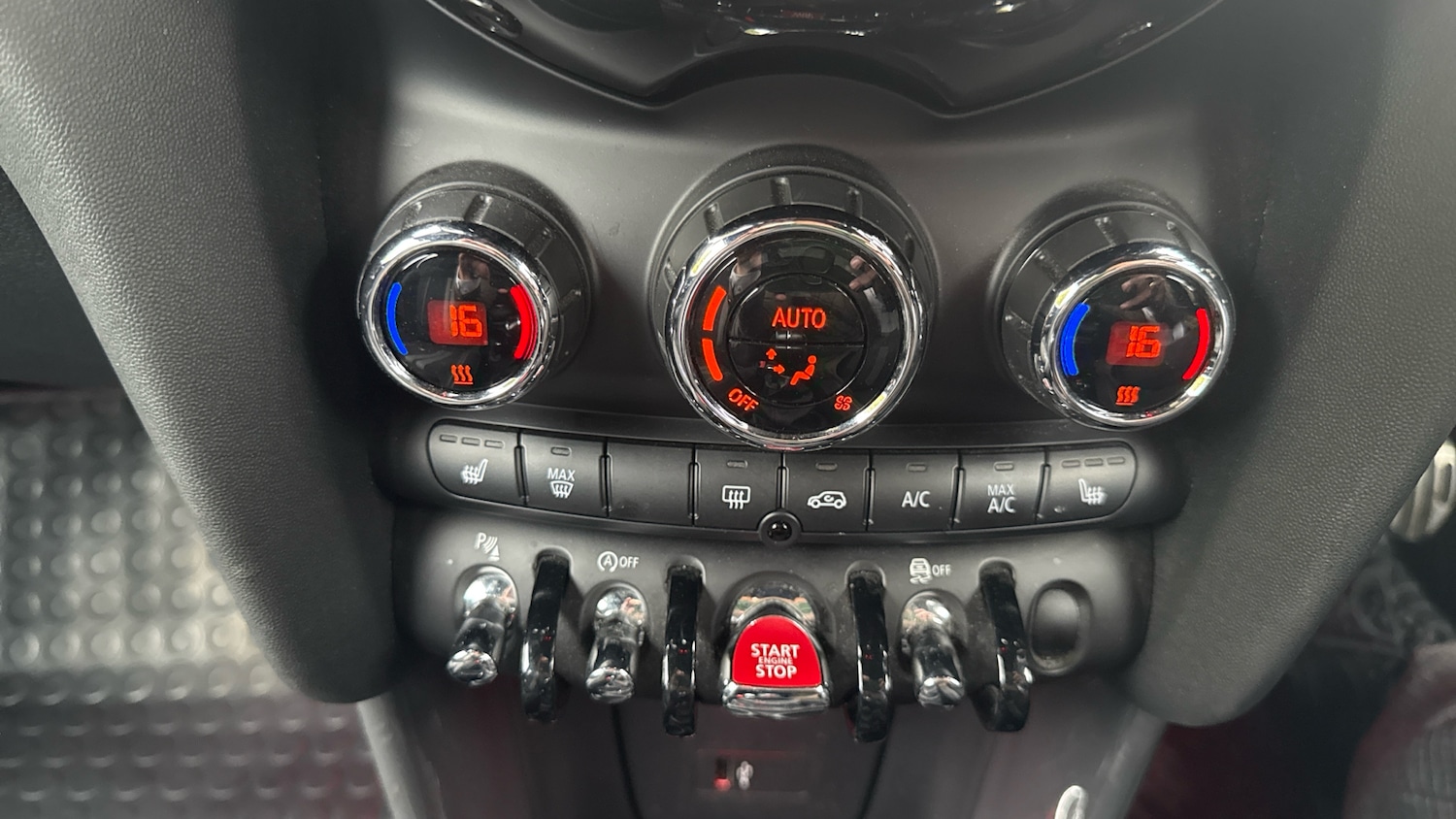Used MINI Hatch 2020 for sale - 76271372: Photo 40
