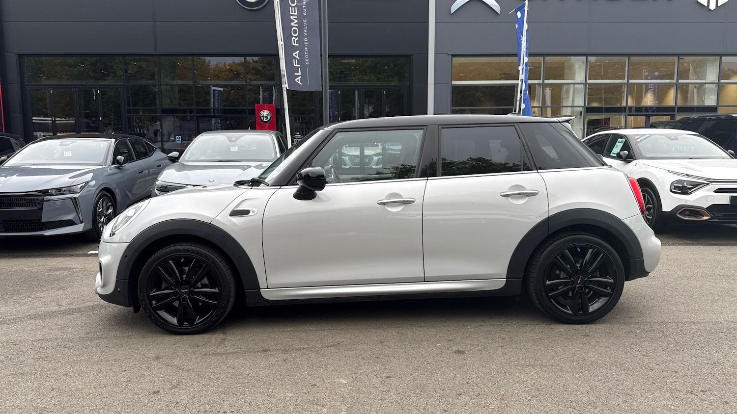 Used MINI Hatch 2020 for sale - 76271372: Photo 6