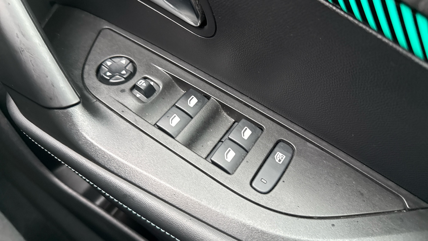 Used Peugeot 2008 2021 for sale - 77638039: Photo 22