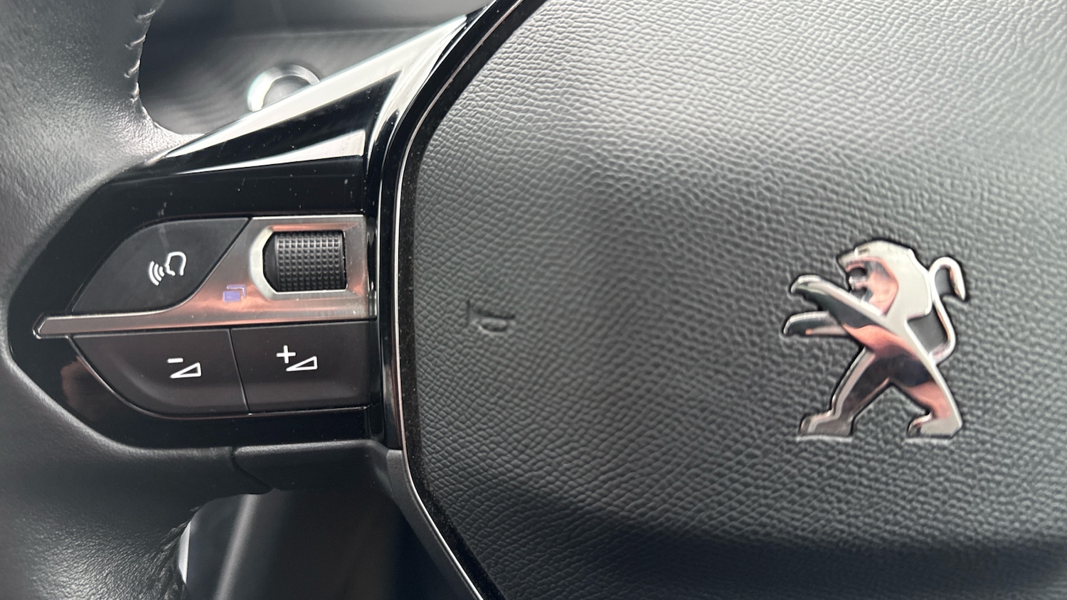 Used Peugeot 2008 2021 for sale - 77638039: Photo 23