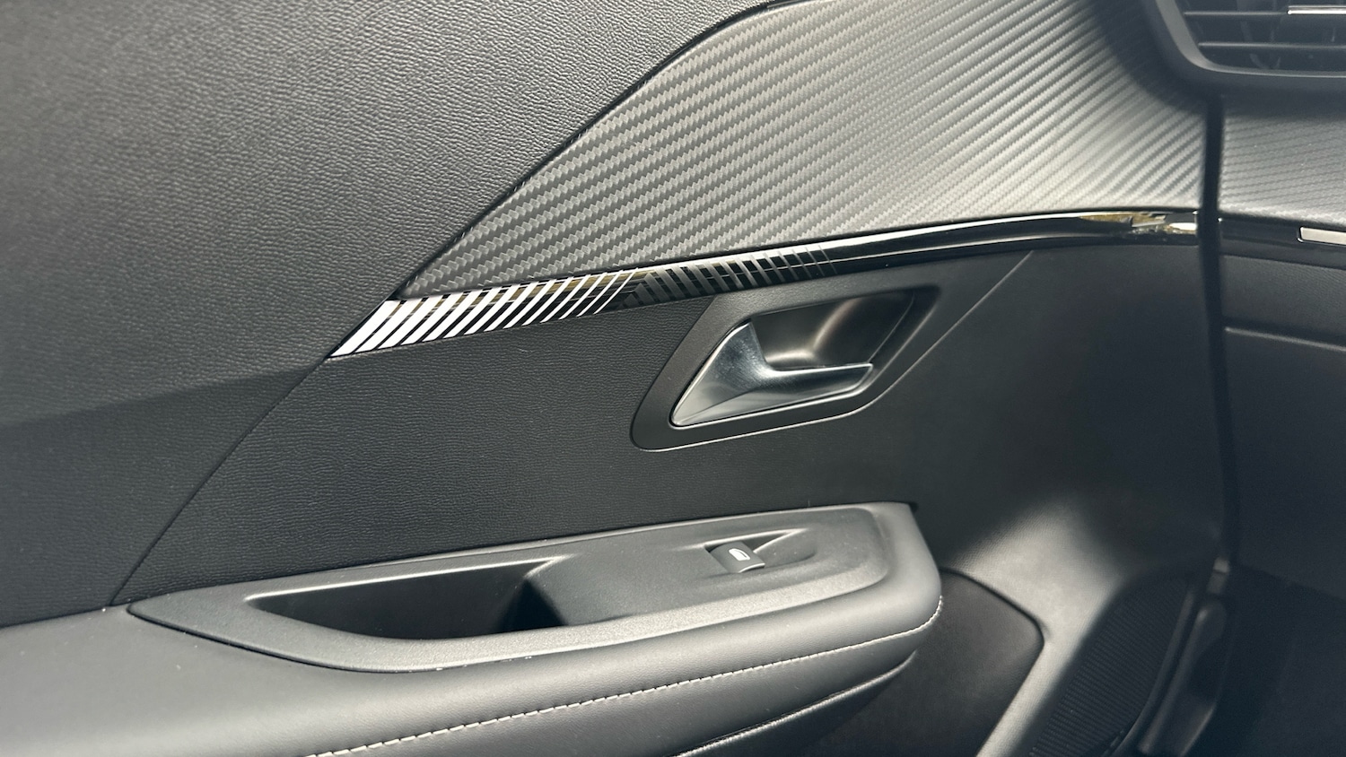 Used Peugeot 208 2024 for sale - 76338268: Photo 40