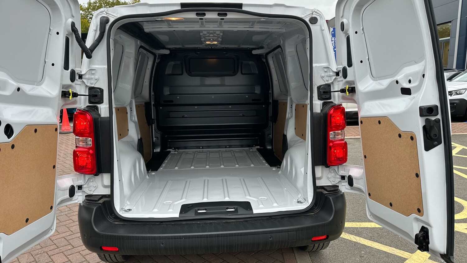 Used Citroen Dispatch 2024 for sale - 76338264: Photo 19