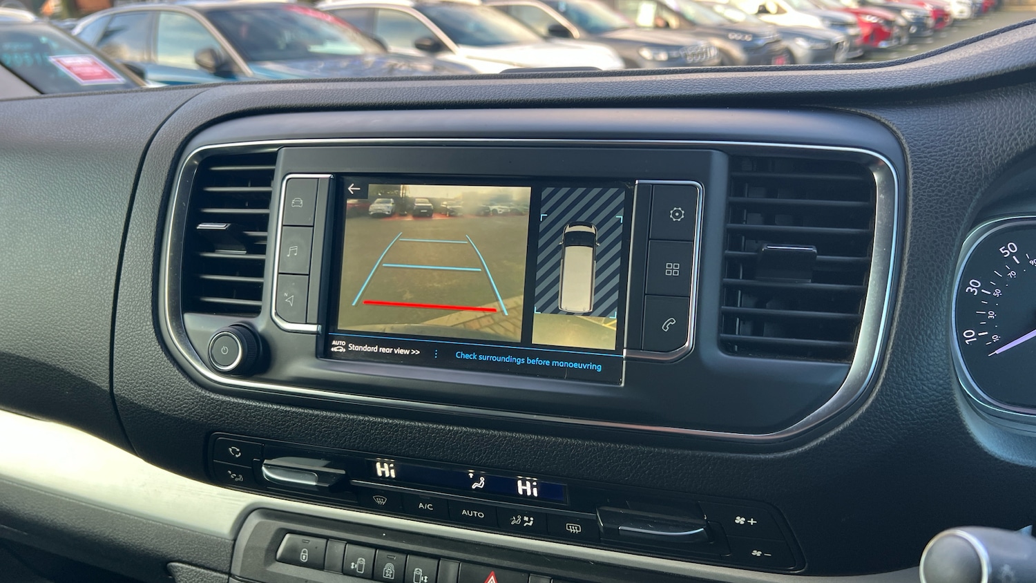 Used Peugeot Traveller 2020 for sale - 77239184: Photo 33