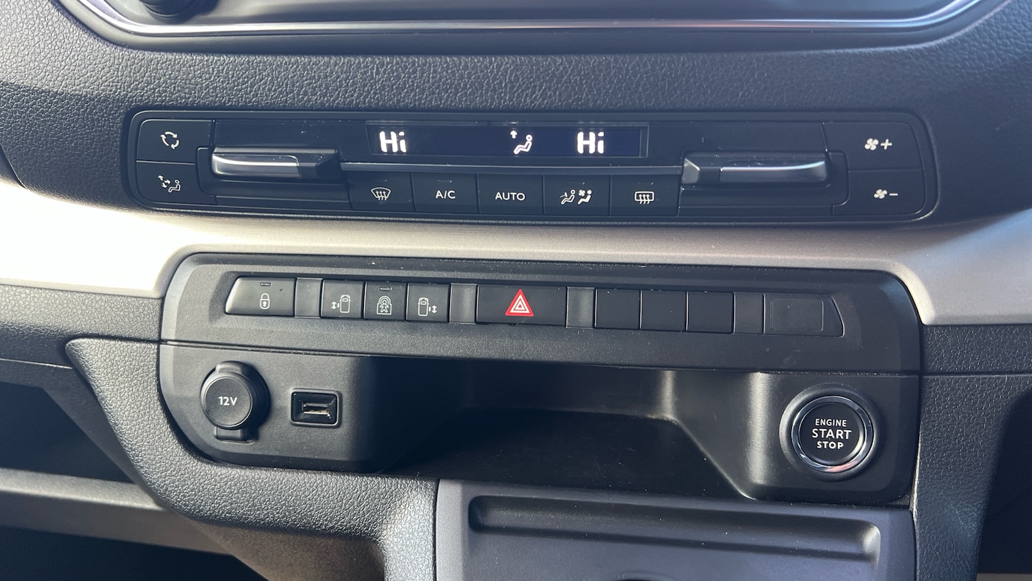 Used Peugeot Traveller 2020 for sale - 77239184: Photo 35