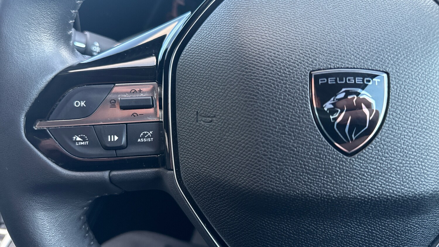 Used Peugeot 308 SW 2022 for sale - 77082313: Photo 23