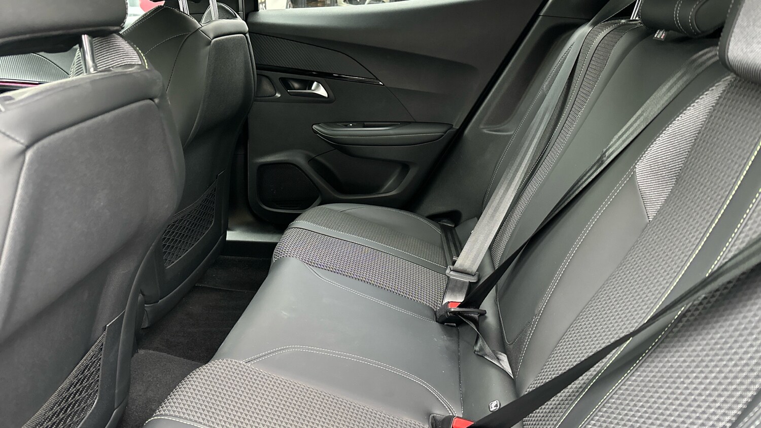 Used Peugeot 2008 2022 for sale - 76043900: Photo 33