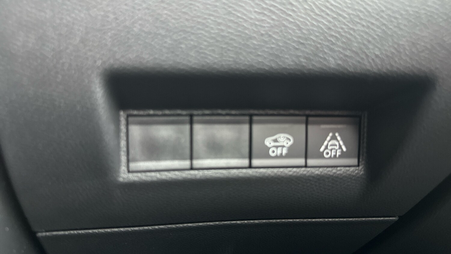 Used Peugeot 2008 2022 for sale - 76043900: Photo 34