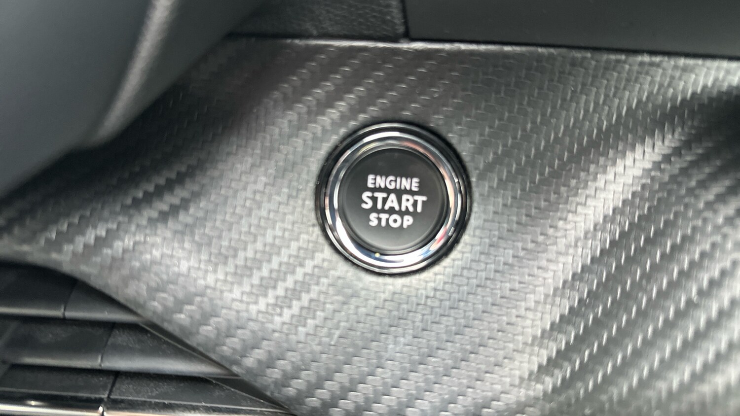 Used Peugeot 2008 2022 for sale - 76043900: Photo 40
