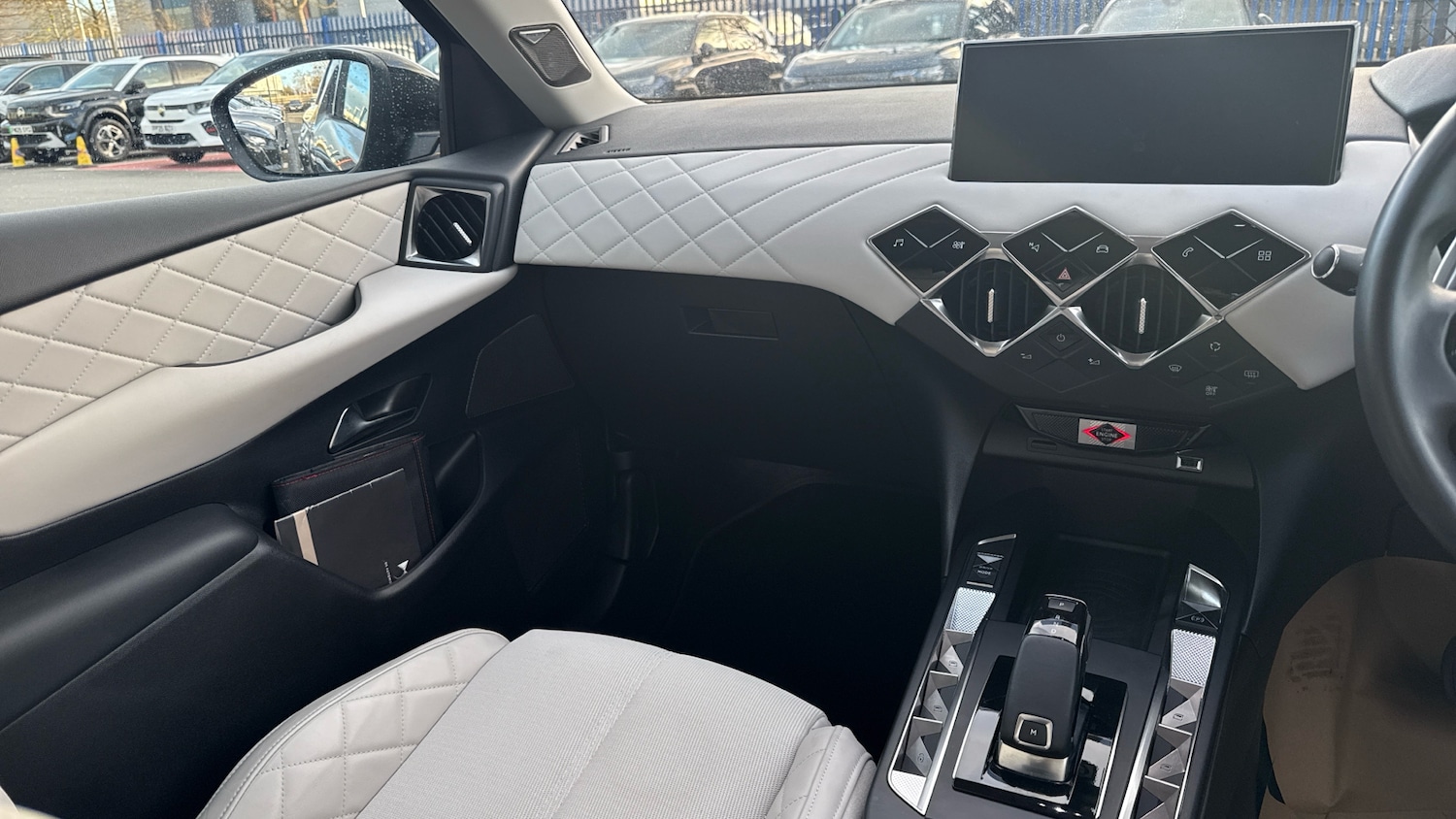 Used DS Automobiles DS 3 Crossback 2021 for sale - 76914384: Photo 12