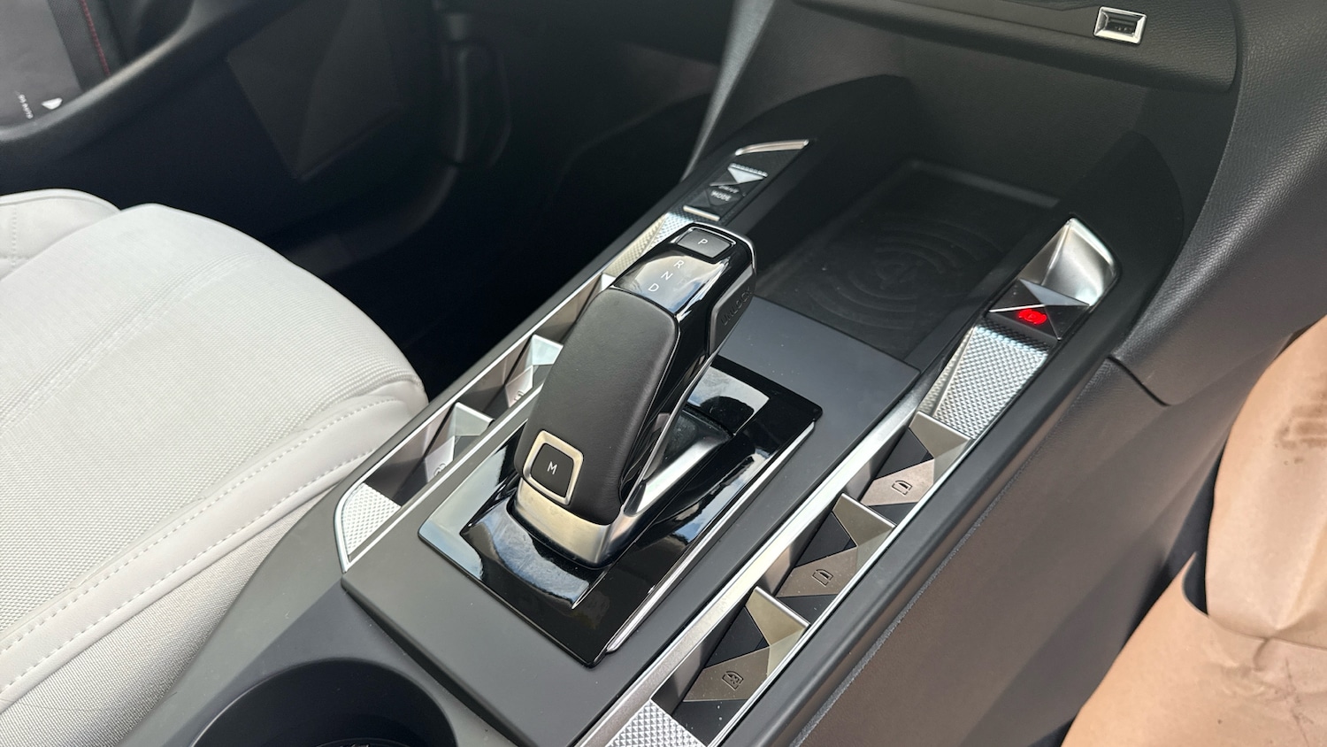 Used DS Automobiles DS 3 Crossback 2021 for sale - 76914384: Photo 20