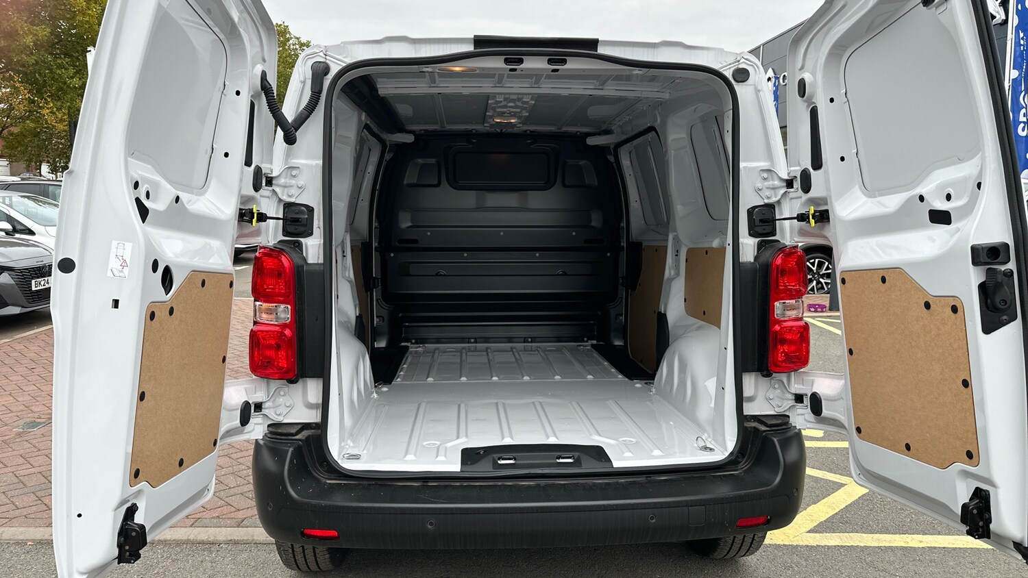 Used Citroen Dispatch 2024 for sale - 76338259: Photo 19